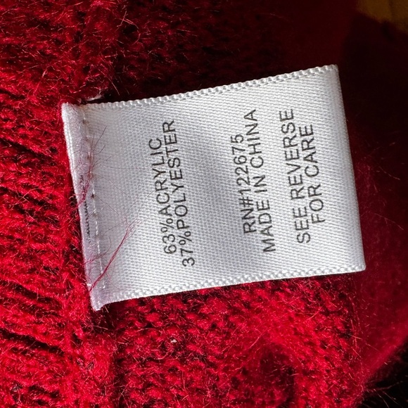 Chic Maroon Turtleneck Sweater with Button Accents - Picture 4 of 4